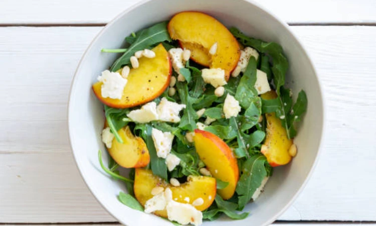 Peach and Spinach Salad