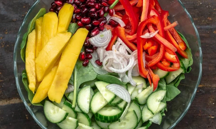 Mediterranean Mango and Spinach Salad