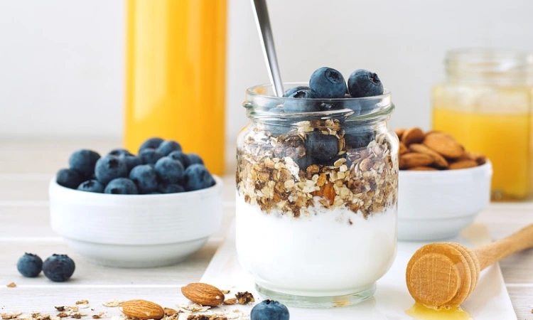 Berry Yogurt Parfait Jars