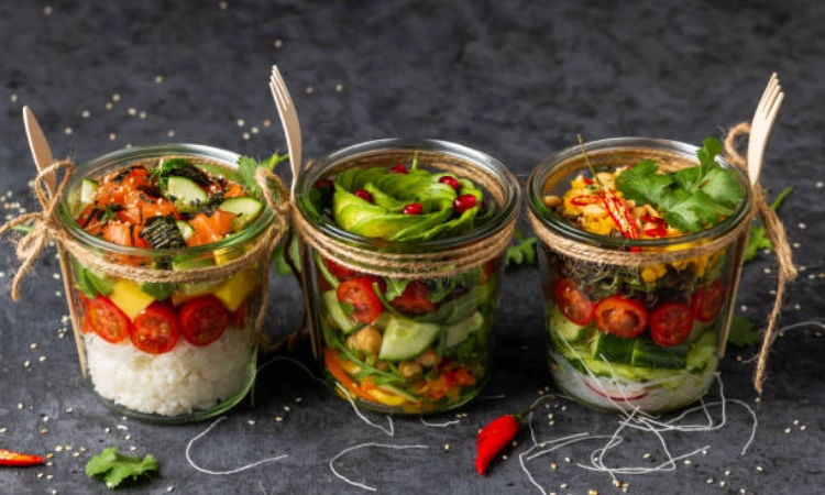 Spicy Mango Quinoa Salad Jars