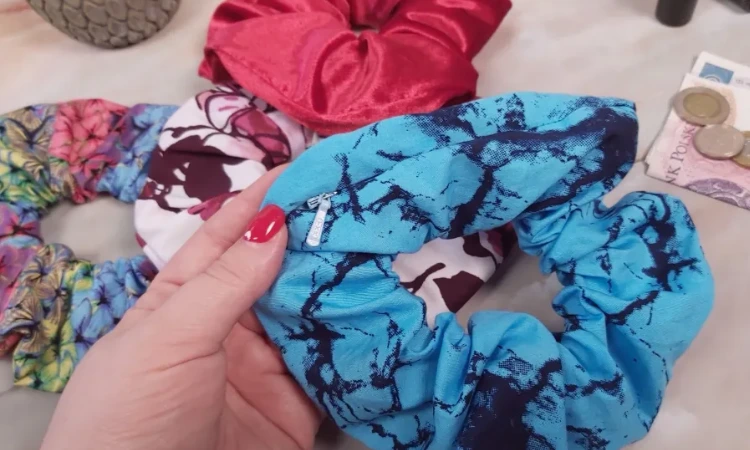 Secret Pocket Scrunchies