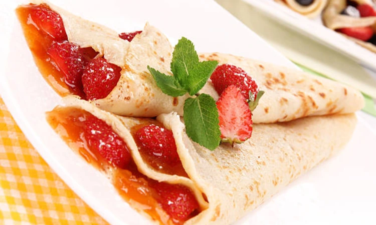 Strawberry & Peanut Butter Roll Ups