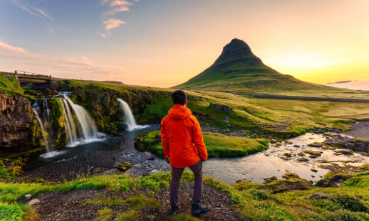 why is iceland called iceland if it's green