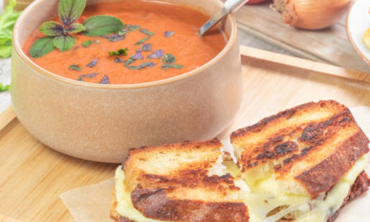 Grilled Cheese and Tomato Soup with Bread