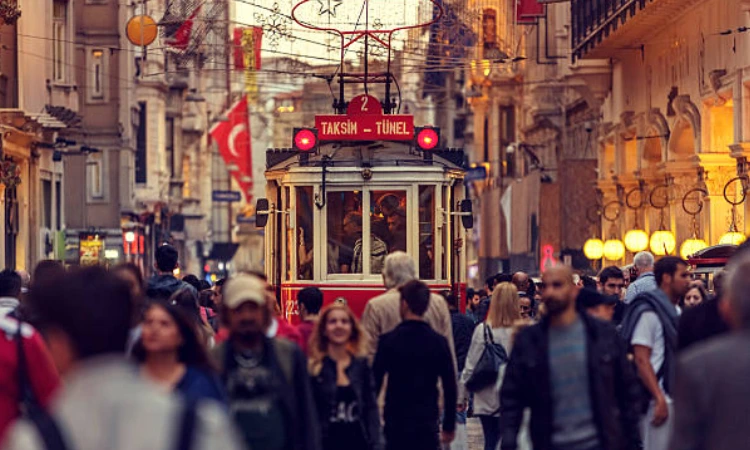 Nightlife Safety Tips for Tourists